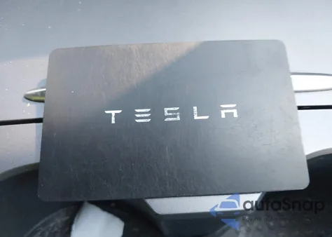 2023 Tesla Model Y Awd/Long Range Dual Motor All-Wheel Drive z USA, uszkodzony, nr VIN 7SAYGAEE1PF700262